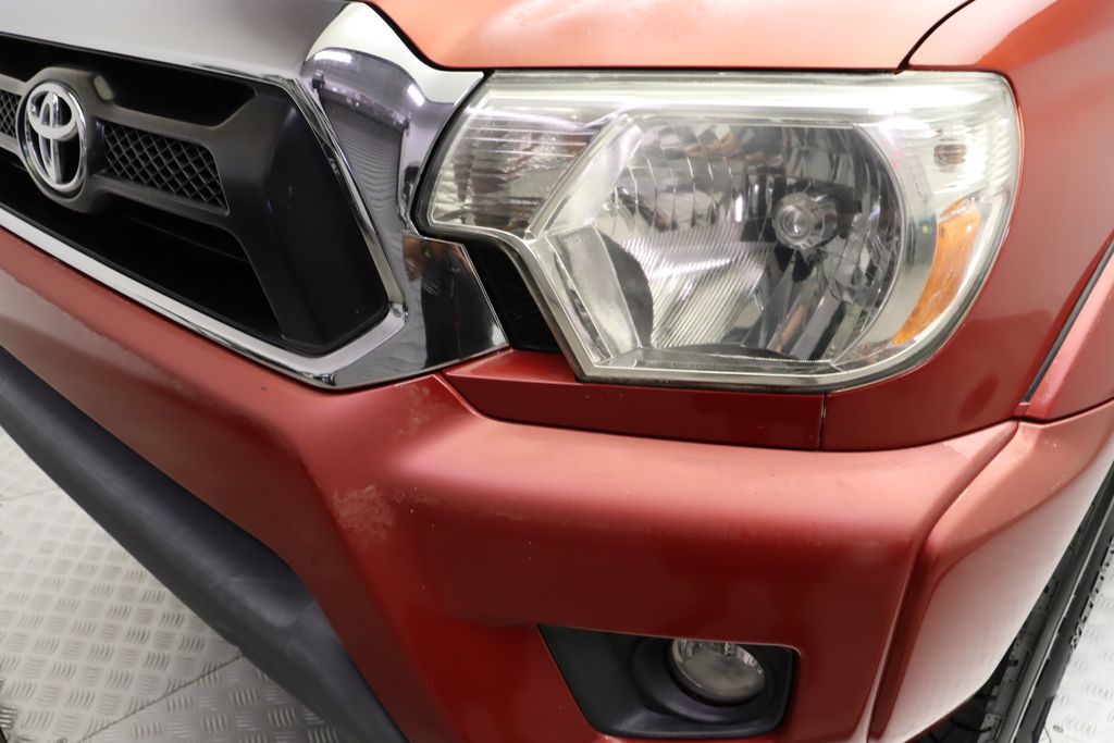 Thumbnail: 2015 Toyota Tacoma - 3