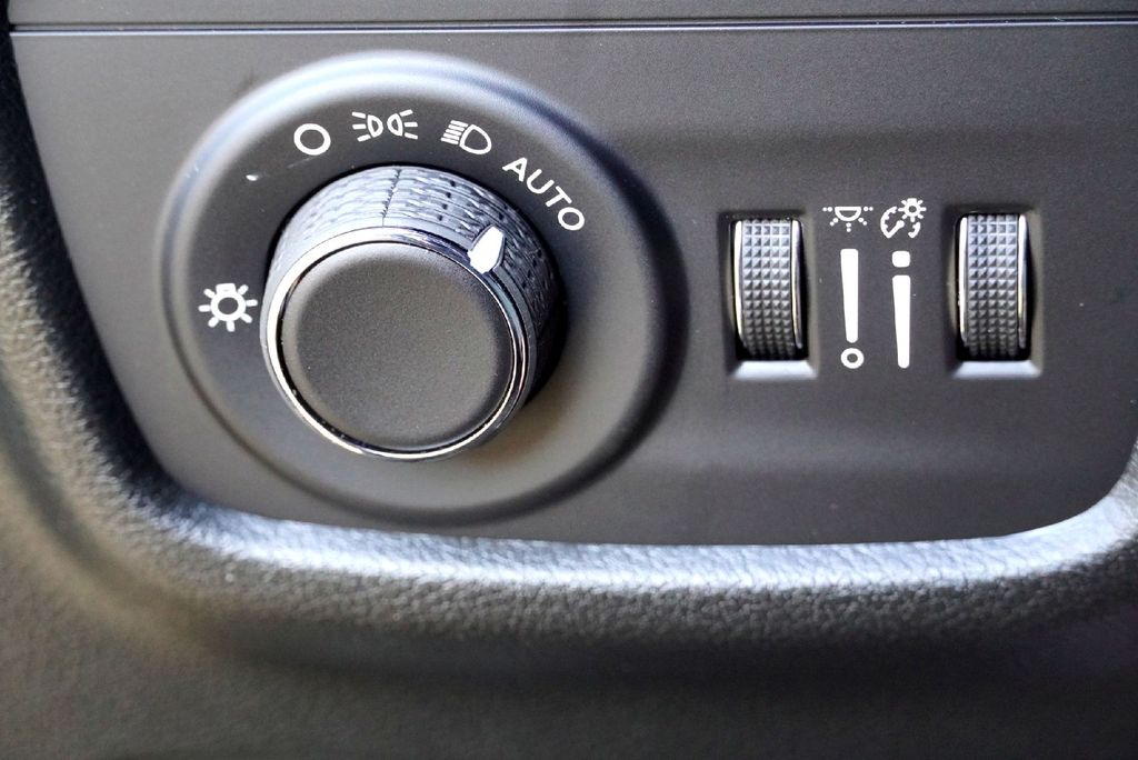 New Car 2025 Jeep Grand Cherokee L  Altitude X For Sale Under $40,000 In Taylor, Texas