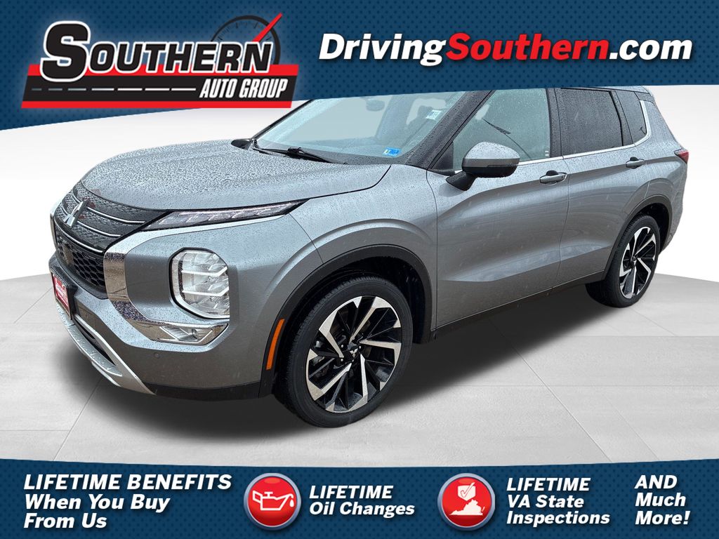 Silver 2024 Mitsubishi Outlander SUV / Crossover Front-Wheel Drive Continuously Variable Transmission