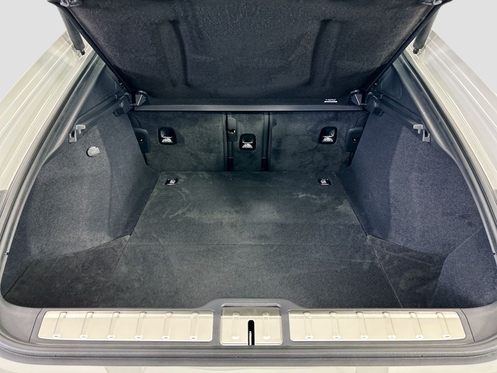 Thumbnail: 2026 Porsche Panamera - 29