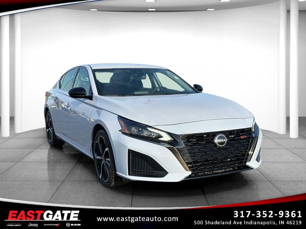 Gray Sky Pearl 2024 Nissan Altima 2.5 SR FWD Sedan Front-Wheel Drive Continuously Variable Transmission