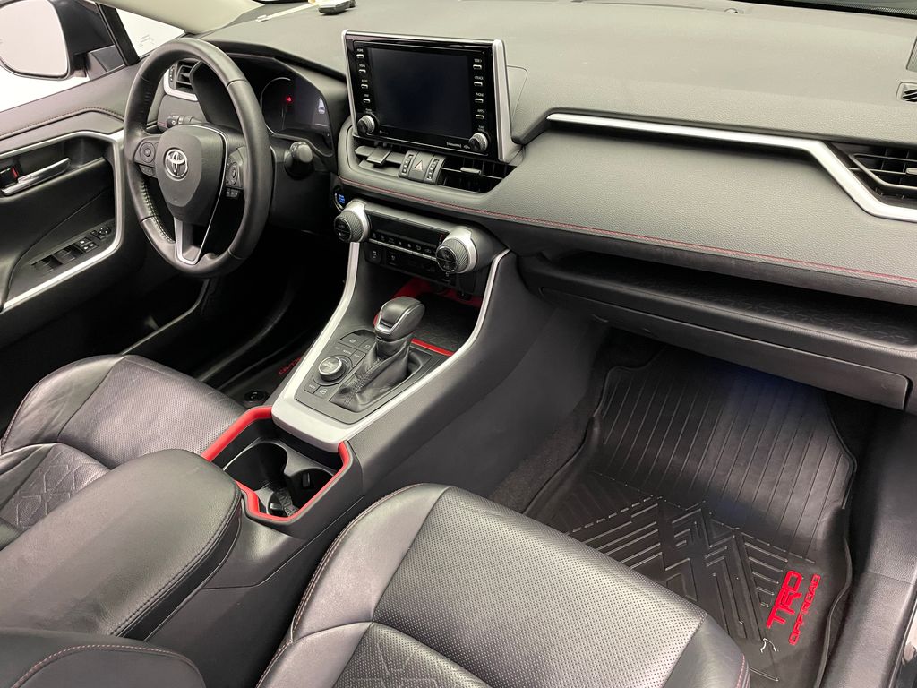 Thumbnail: 2020 Toyota RAV4 - 16