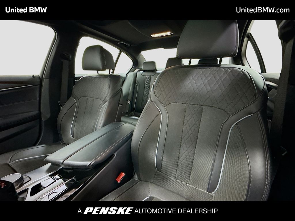 Thumbnail: 2021 BMW 5 Series - 5