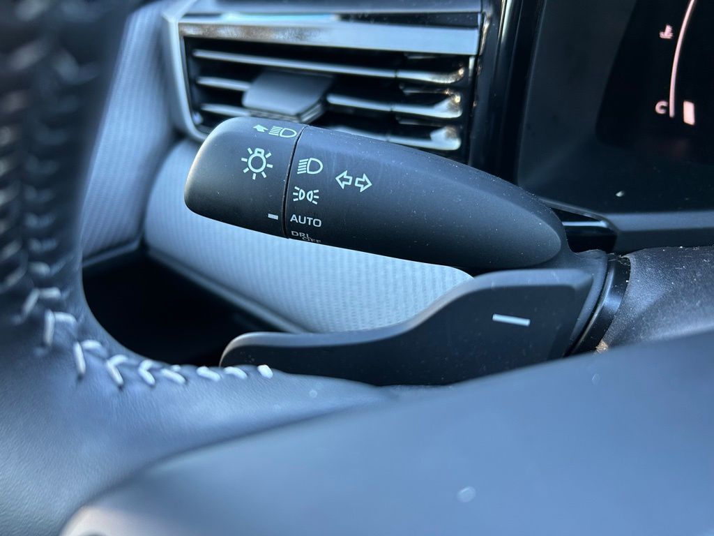 Thumbnail: 2025 Toyota Camry - 22