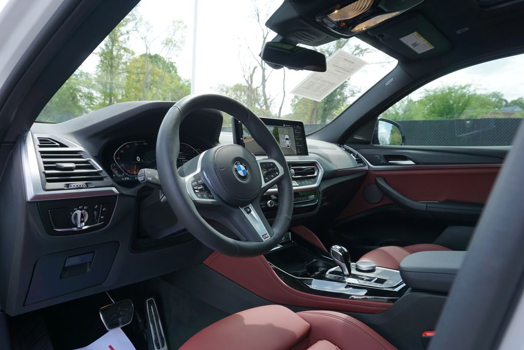 Thumbnail: 2024 BMW X4 - 10