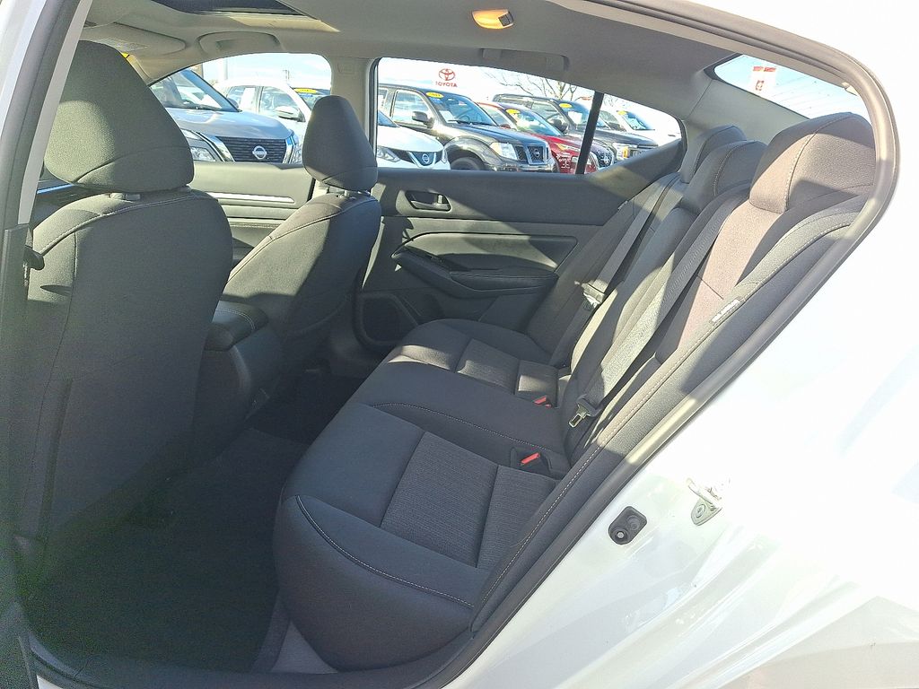 Thumbnail: 2023 Nissan Altima - 10