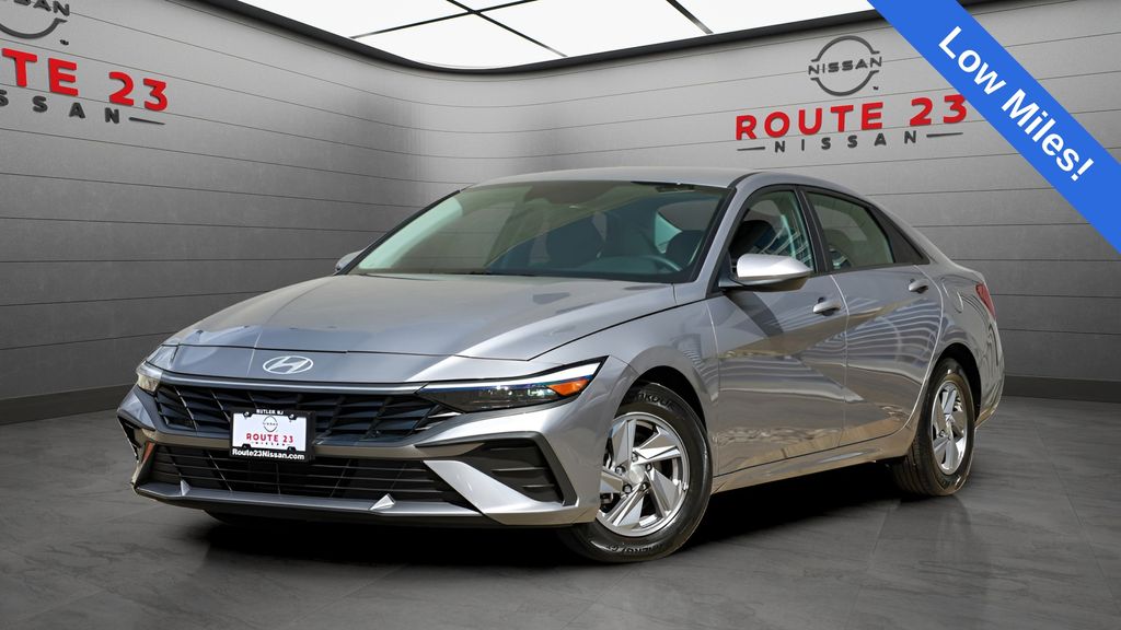 Fluid Metal 2025 Hyundai Elantra Sedan Front-Wheel Drive Continuously Variable Transmission