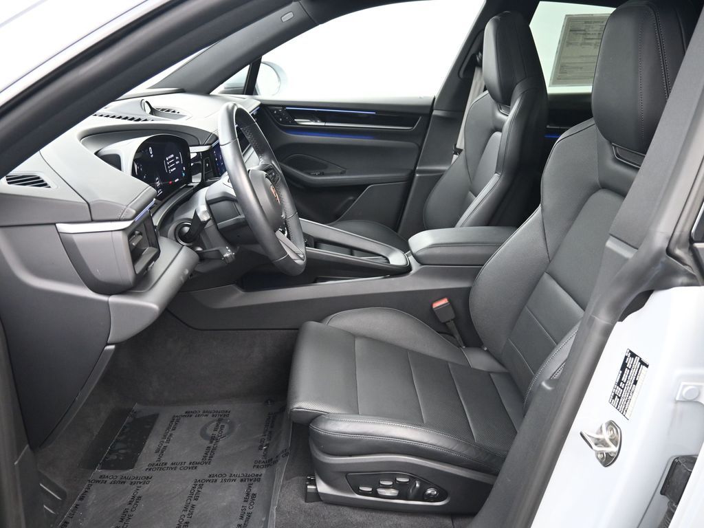 Certified Used 2025 White Porsche  image 10