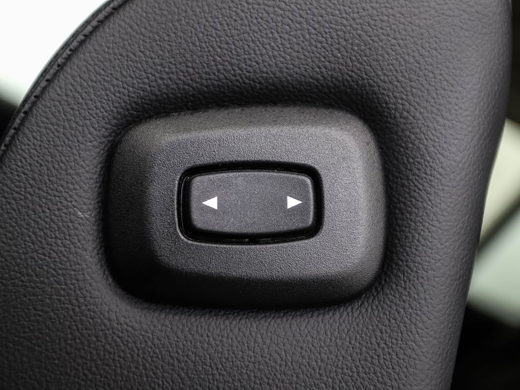 Thumbnail: 2020 BMW X7 - 26