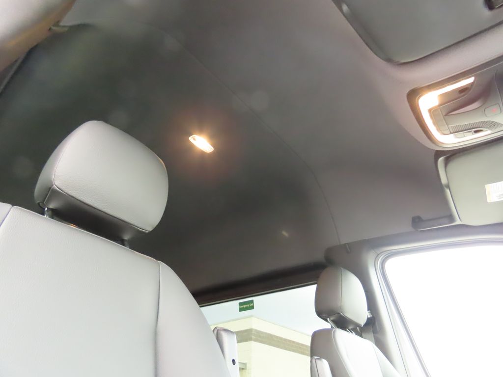 Thumbnail: 2025 Mercedes-Benz Sprinter - 19