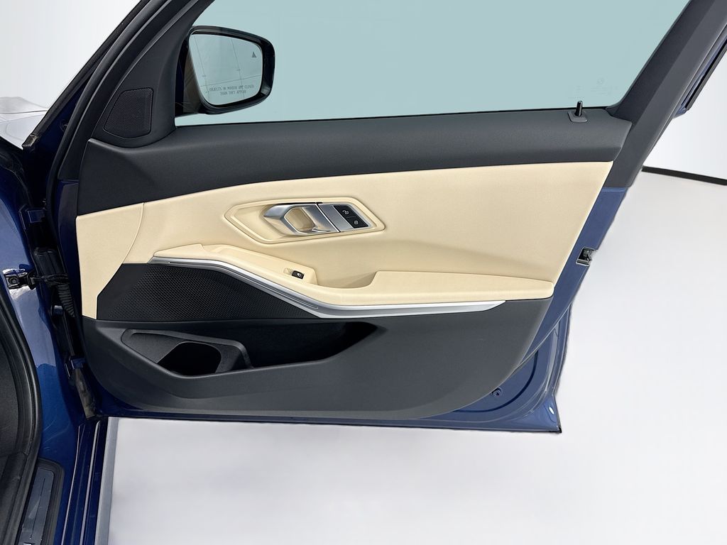 Thumbnail: 2023 BMW 3 Series - 24