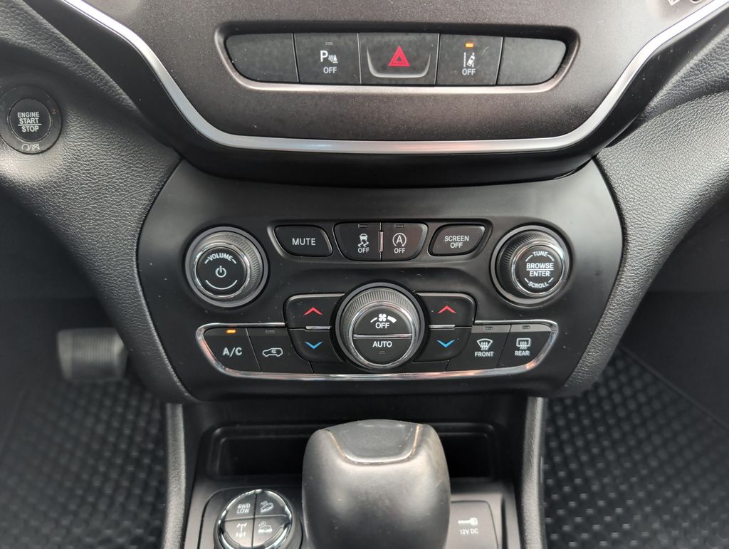 Used 2021 Jeep Cherokee SUV