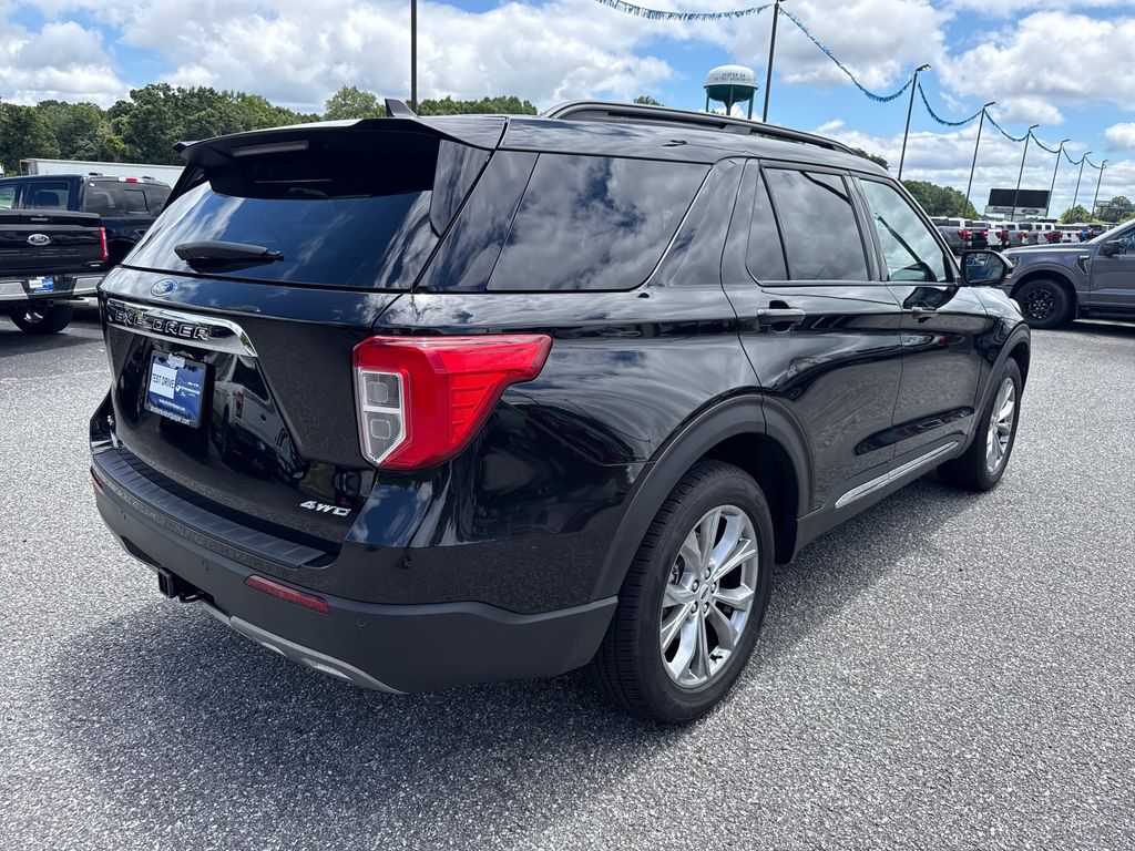 Used 2024 Ford Explorer SUV