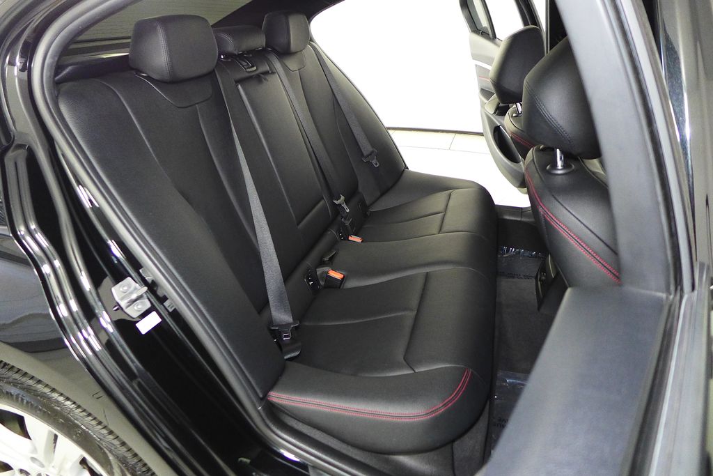 Thumbnail: 2016 BMW 3 Series - 20