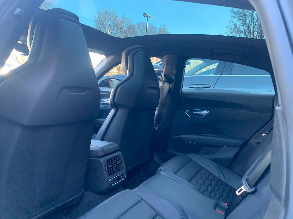 Thumbnail: 2023 Audi e-tron GT - 9