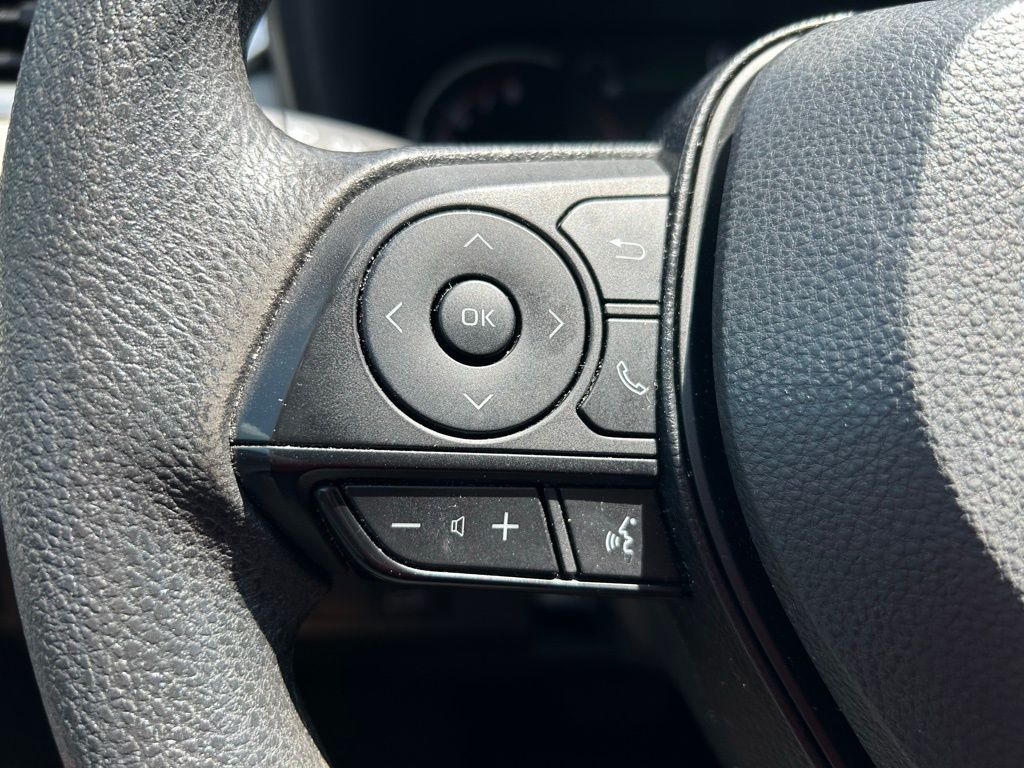 2023 Toyota RAV4 XLE 20