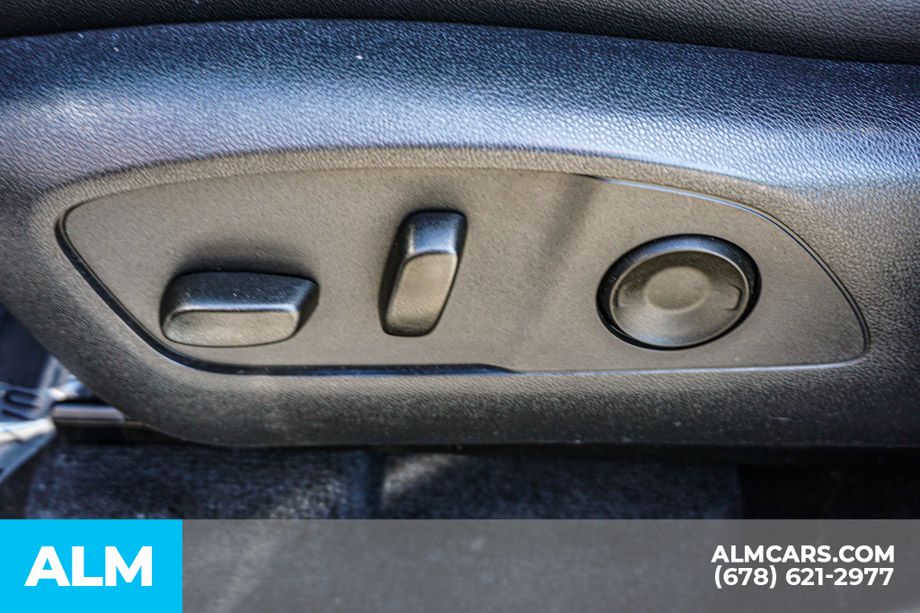 Used 2025 Blue Chevrolet Z71 image 52