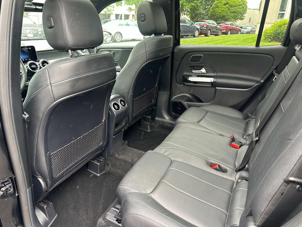 Thumbnail: 2021 Mercedes-Benz GLB - 27