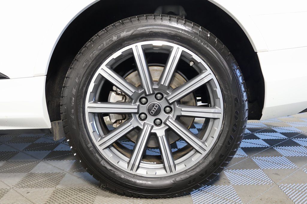 Thumbnail: 2023 Audi Q7 - 16