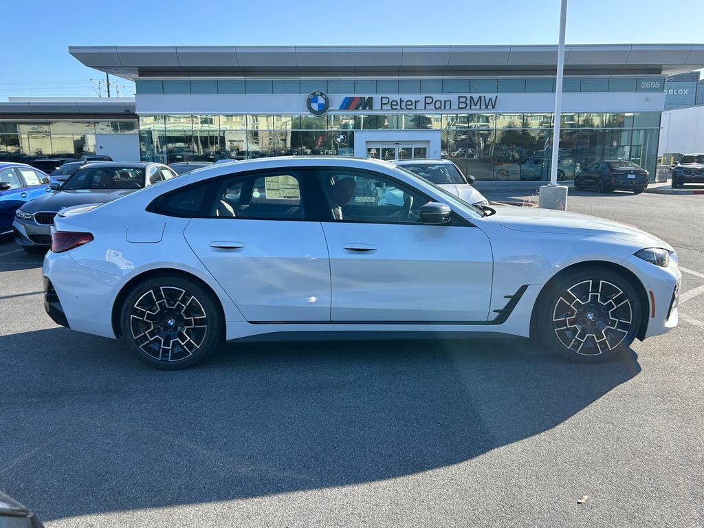 Thumbnail: 2026 BMW i4 - 6