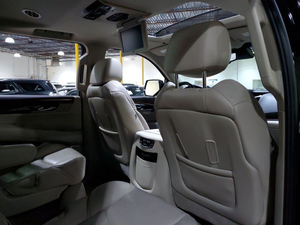 2016 Cadillac Escalade Luxury 26