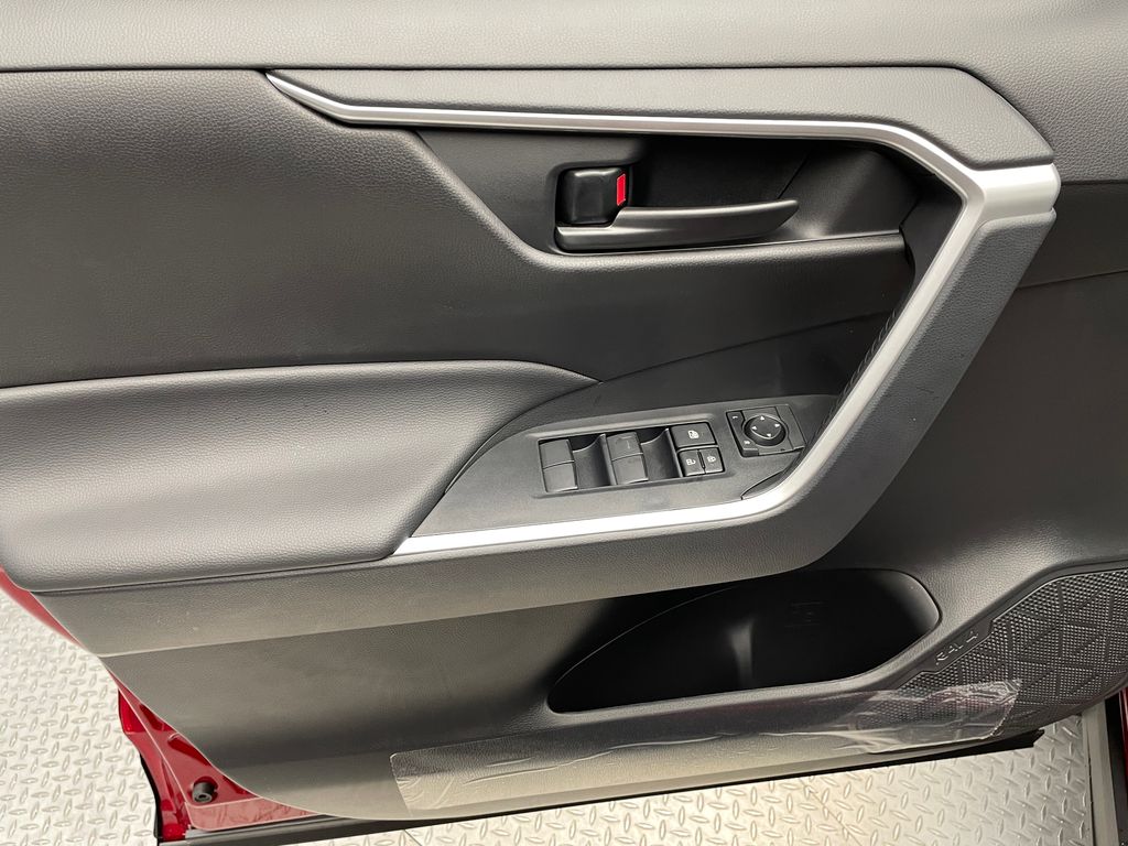Thumbnail: 2025 Toyota RAV4 - 9