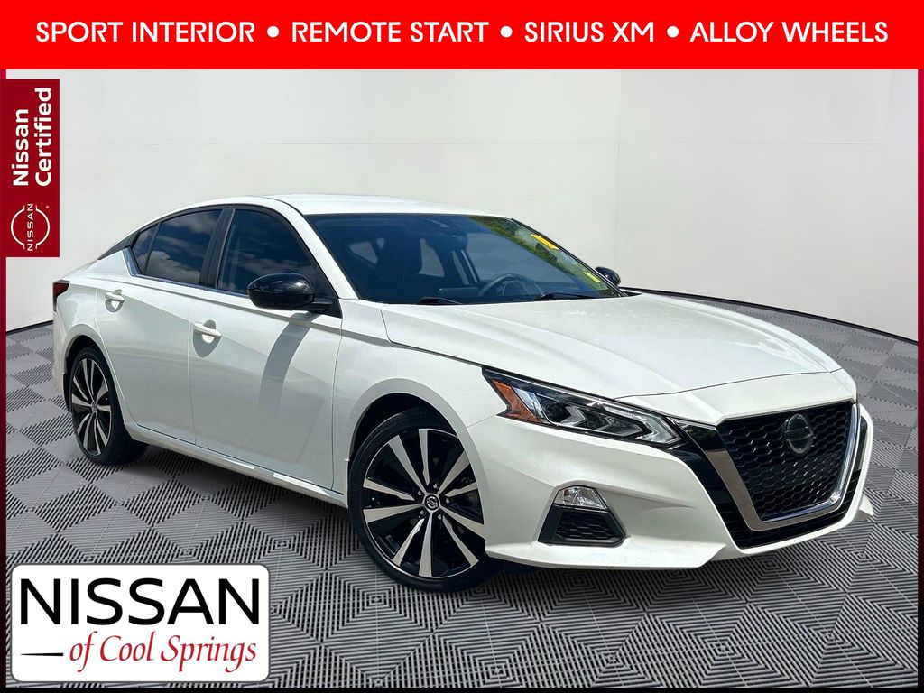 Pearl White 2022 Nissan Altima Sedan Front-Wheel Drive Continuously Variable Transmission