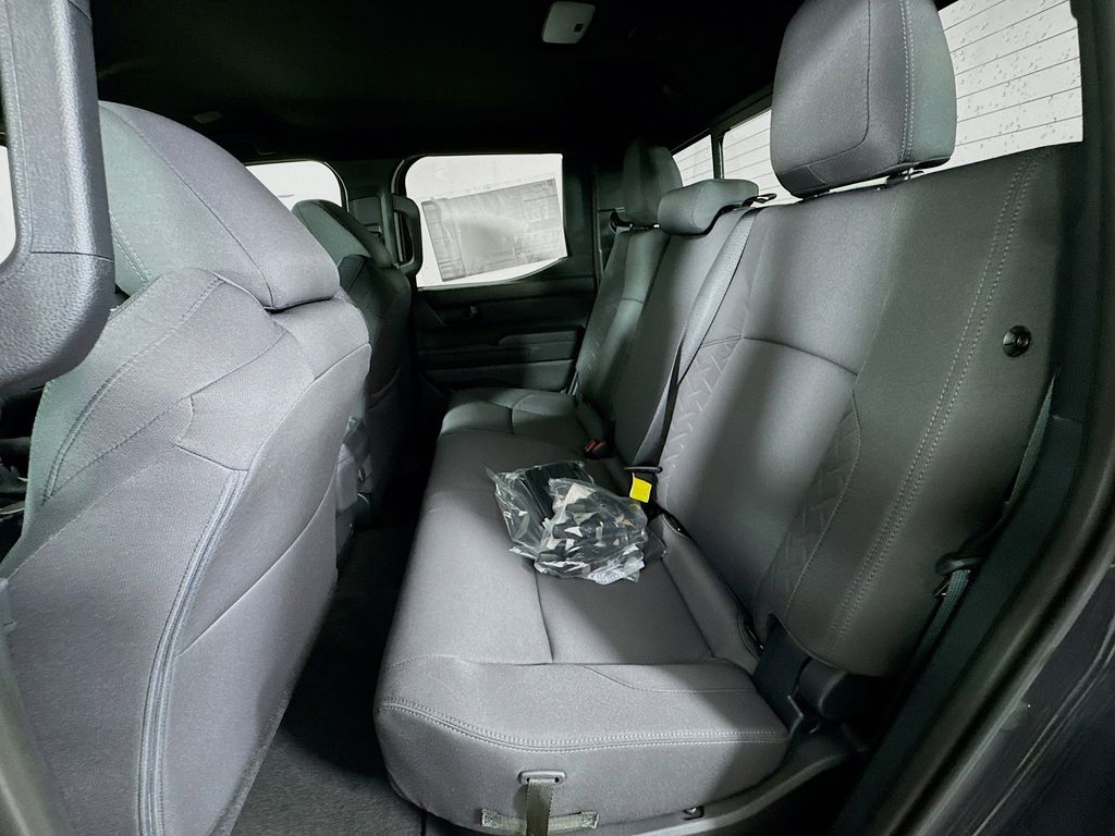 2025 Toyota Tacoma SR5 - Photo 26
