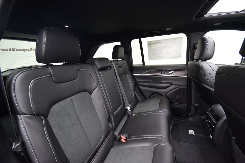 new 2026 Jeep Grand Cherokee car, priced at $40,443