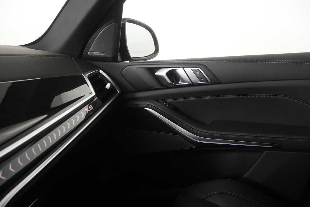 Thumbnail: 2026 BMW X5 - 23