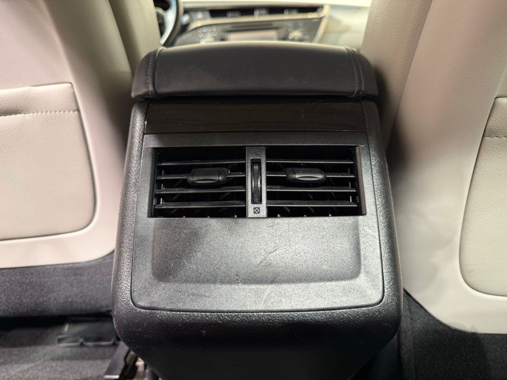 Thumbnail: 2014 Toyota Avalon - 19