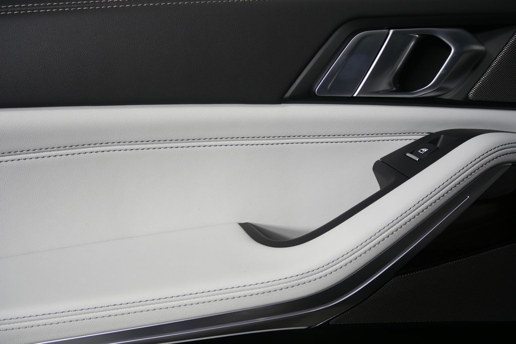 Thumbnail: 2026 BMW X5 - 13