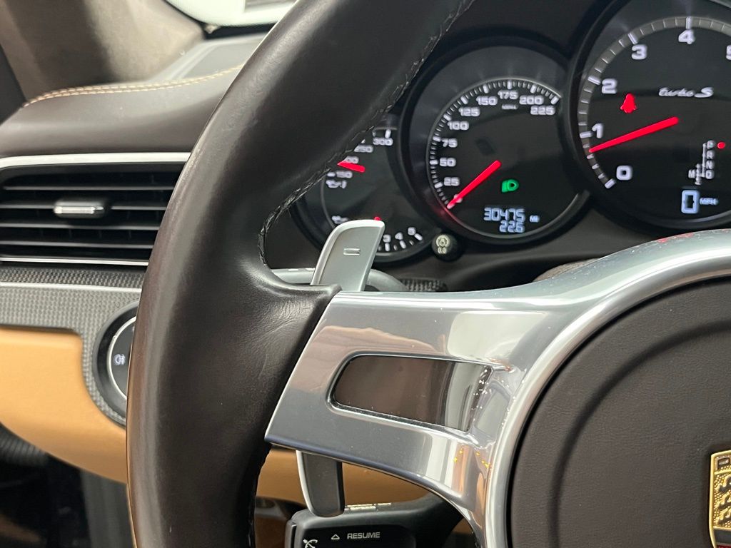 Thumbnail: 2015 Porsche 911 - 13