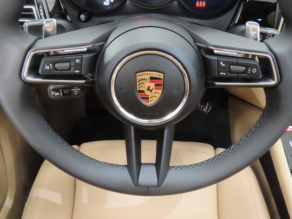 Thumbnail: 2026 Porsche Macan - 19