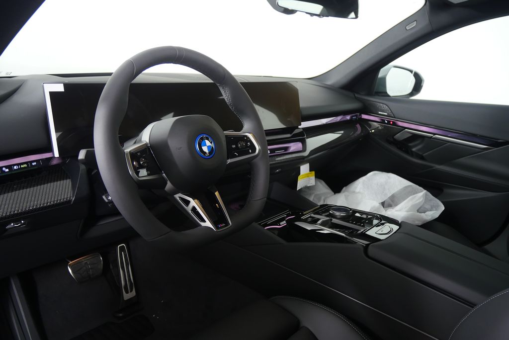 Thumbnail: 2026 BMW i5 - 12