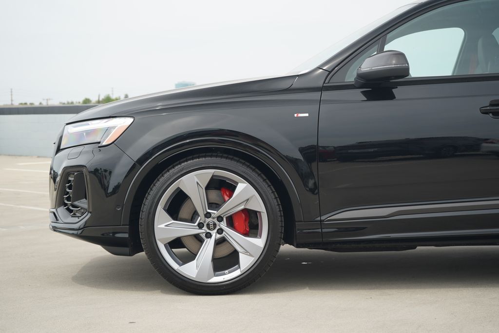 Thumbnail: 2026 Audi Q7 - 2