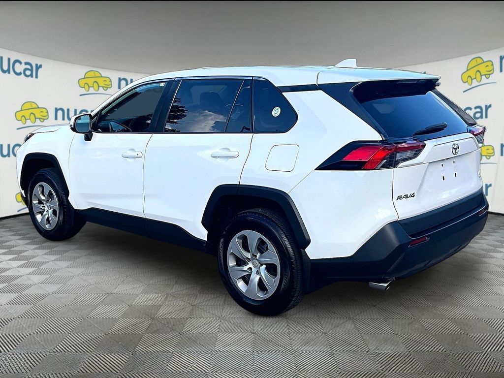 2022 Toyota RAV4 — photo 5