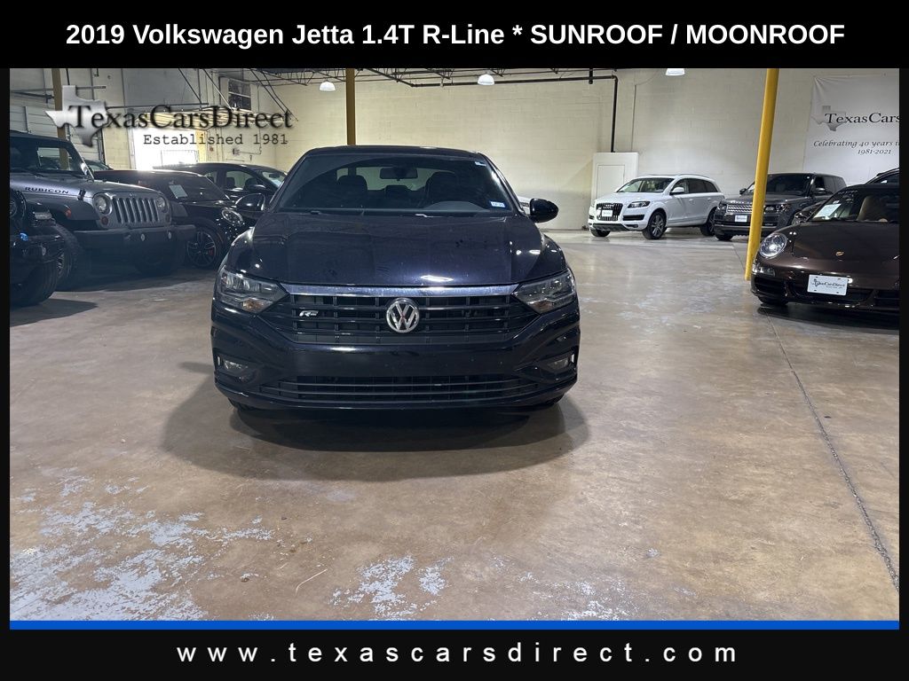 2019 Volkswagen Jetta R-Line photo