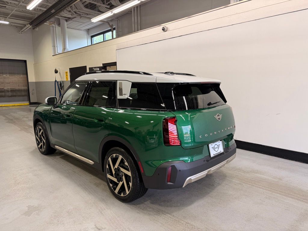 Thumbnail: 2027 MINI Cooper Countryman - 3