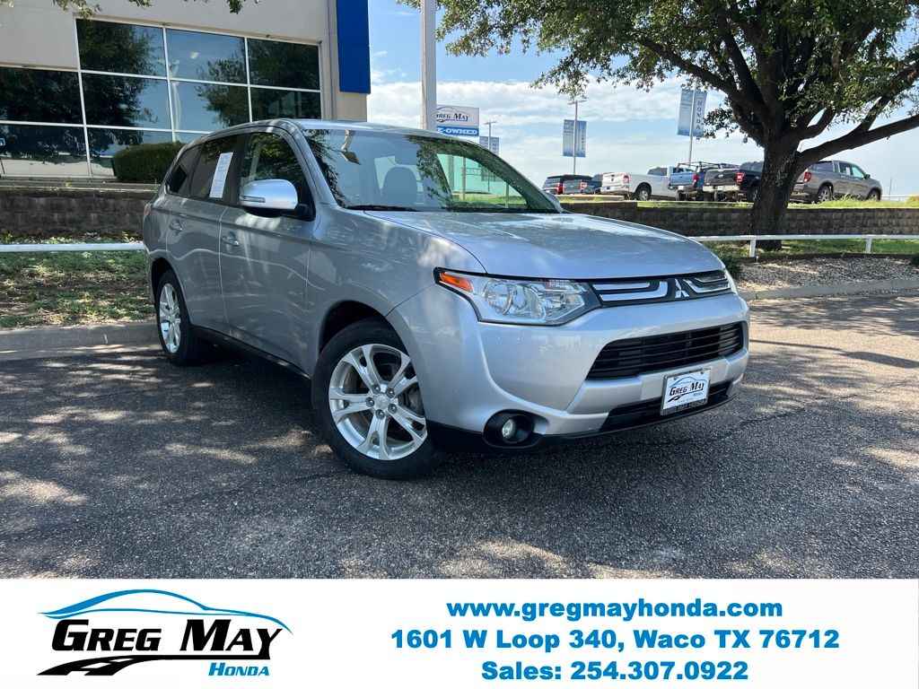 Cool Silver Metallic 2014 Mitsubishi Outlander SUV / Crossover Front-Wheel Drive Continuously Variable Transmission