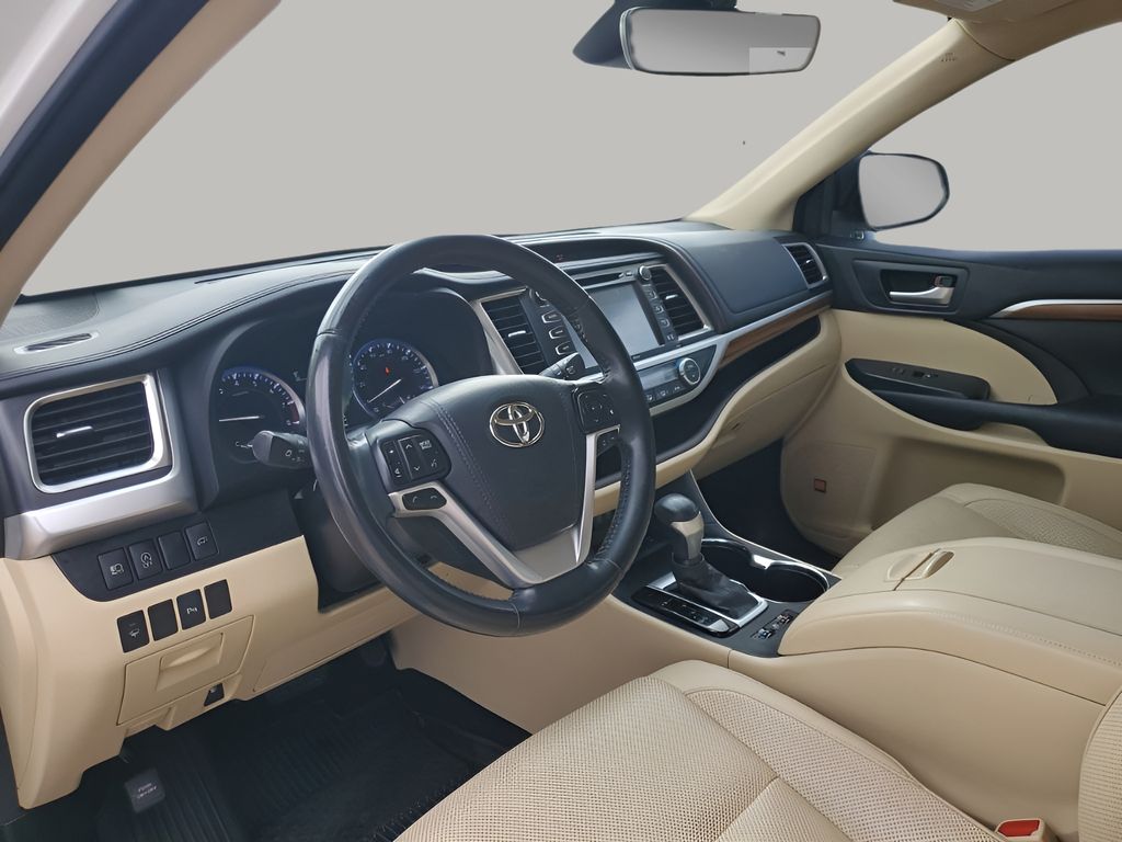 Used Car 2017 Toyota Highlander  Limited For Sale Under $25,000 In Austin, Texas