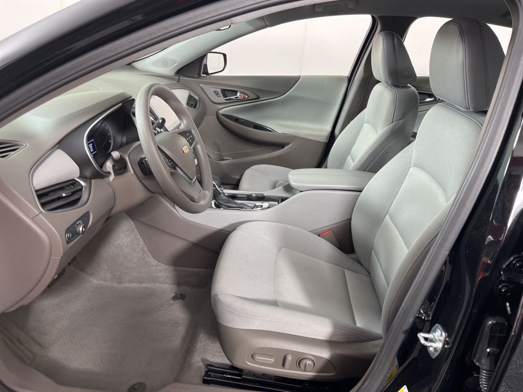Thumbnail: 2025 Chevrolet Malibu - 21