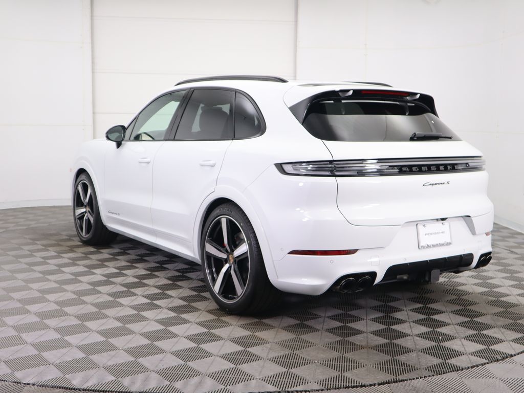 Thumbnail: 2025 Porsche Cayenne - 3