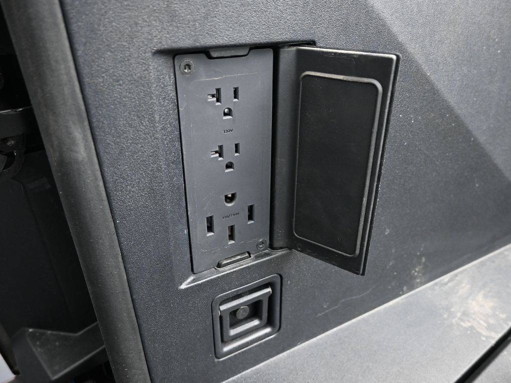 2025 Tesla Cybertruck Base