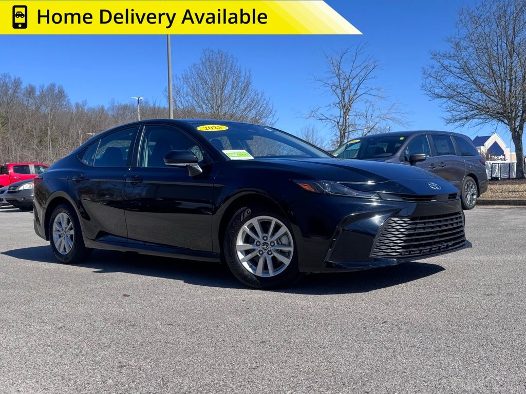 2025 Toyota Camry LE FWD