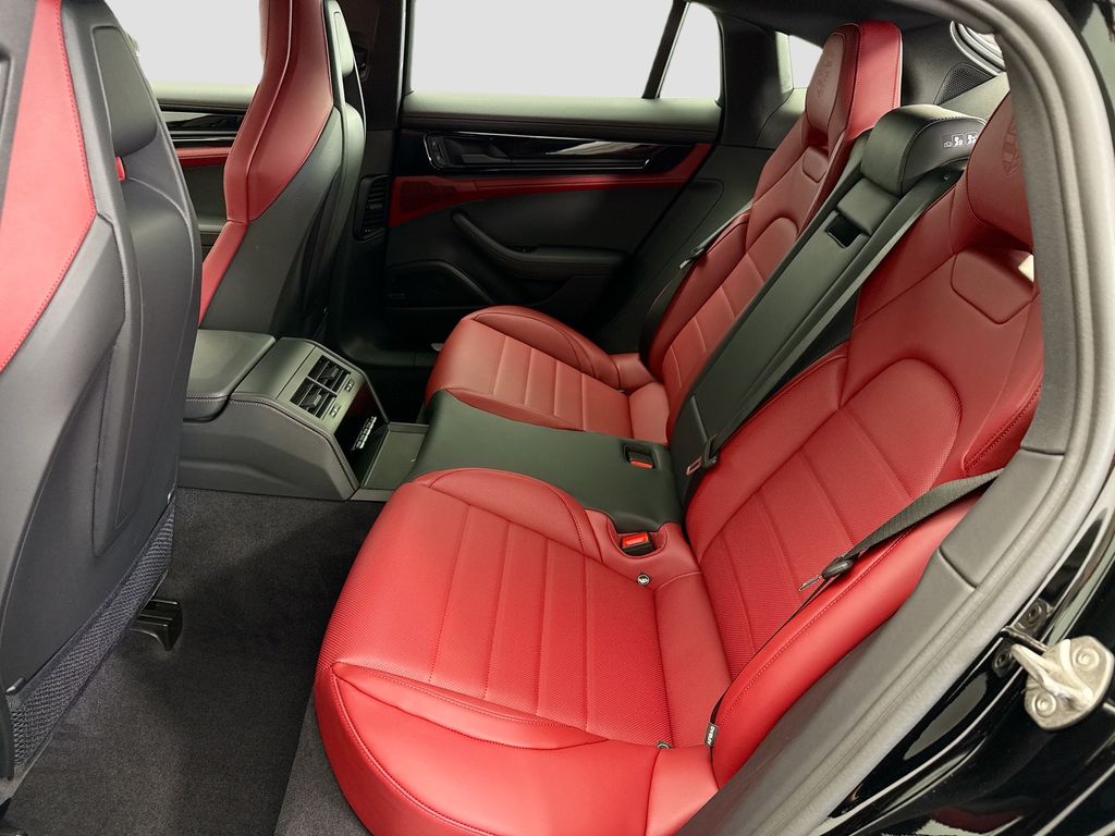 Thumbnail: 2026 Porsche Panamera - 19
