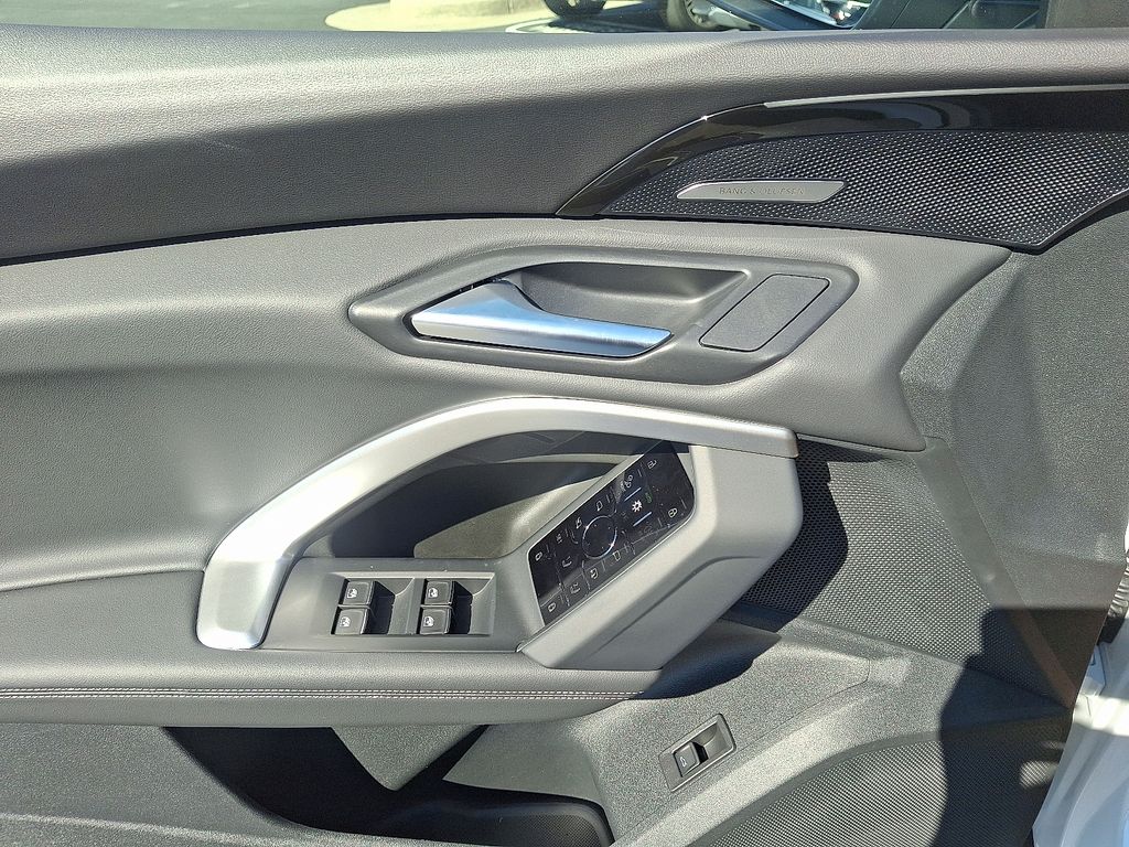 Thumbnail: 2025 Audi Q5 - 9