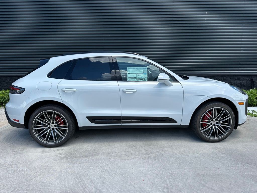 Thumbnail: 2025 Porsche Macan - 8