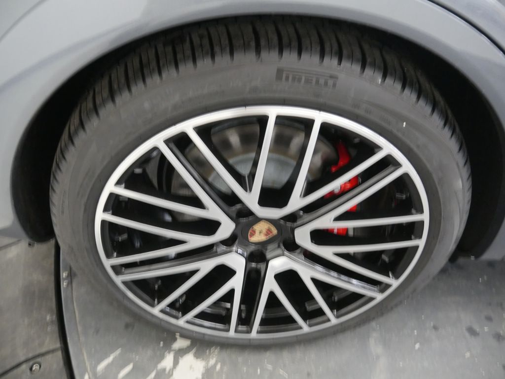 Thumbnail: 2026 Porsche Cayenne - 15