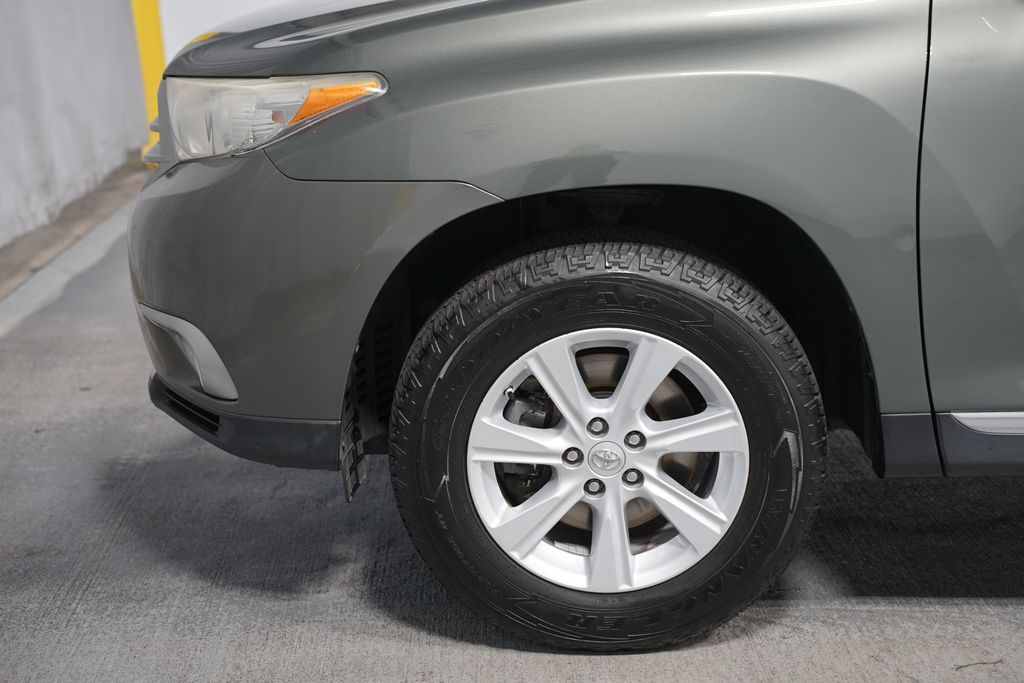 2011 Toyota Highlander Base 5